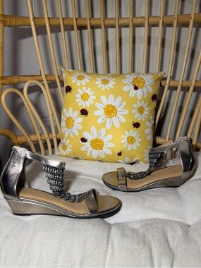 Thalia Sodi Dress Wedge Heels Size 9.5 Gold With Rhinestones